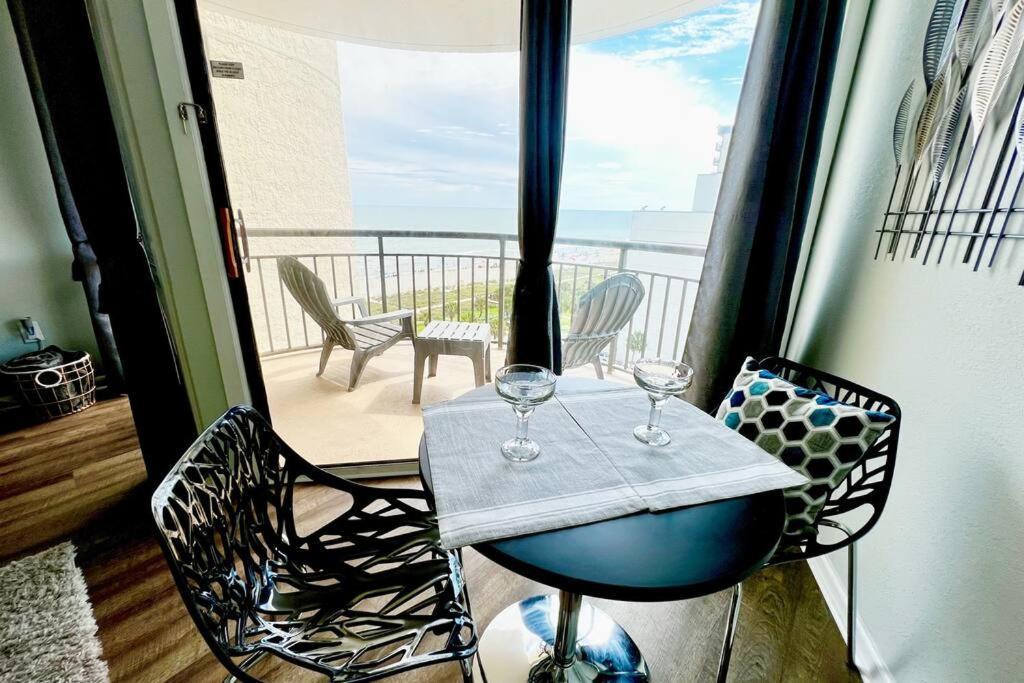 Ocean View Condo On The Beach! 미를 비치 외부 사진